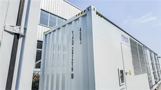 Powering 5G Base Stations with Wind and Solar Energy Storage: A