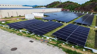Energy storage in the opening and closing circuit